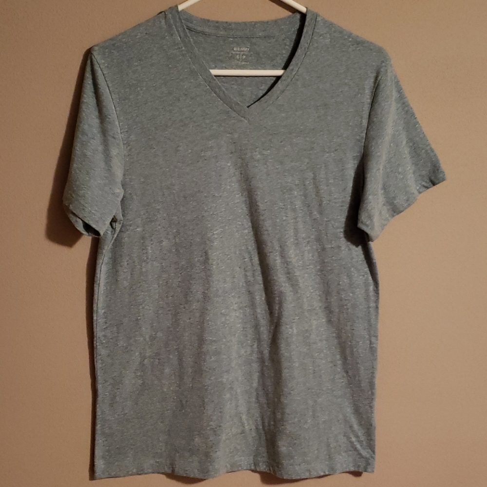 Men's Old Navy tee.